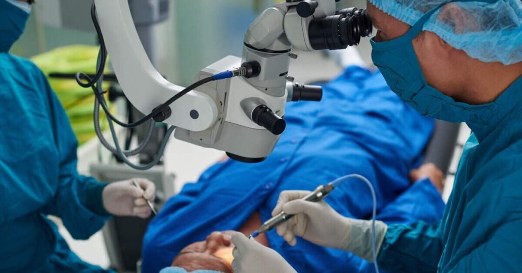 Quais os possíveis efeitos colaterais da Cirurgia de Catarata?